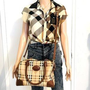 ❌❌SOLD❌❌AUTHENTIC BURBERRY HANDBAG AND CROSSBODY BAG